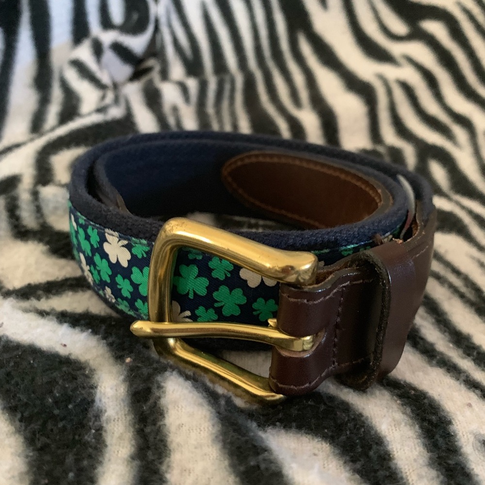 Vineyard vines belt